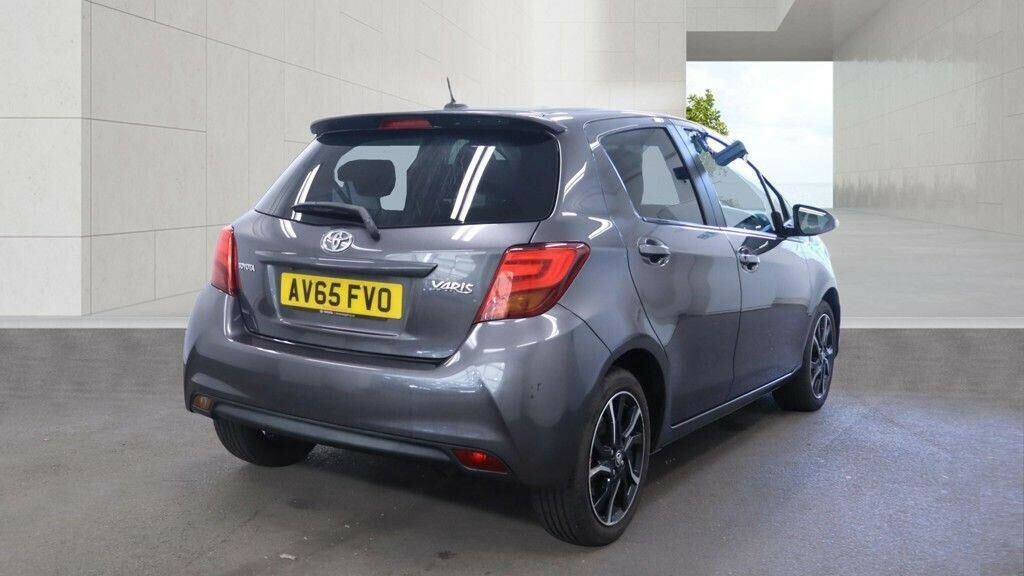 Toyota Yaris 1.5 Vvt-i Icon Tech  #6