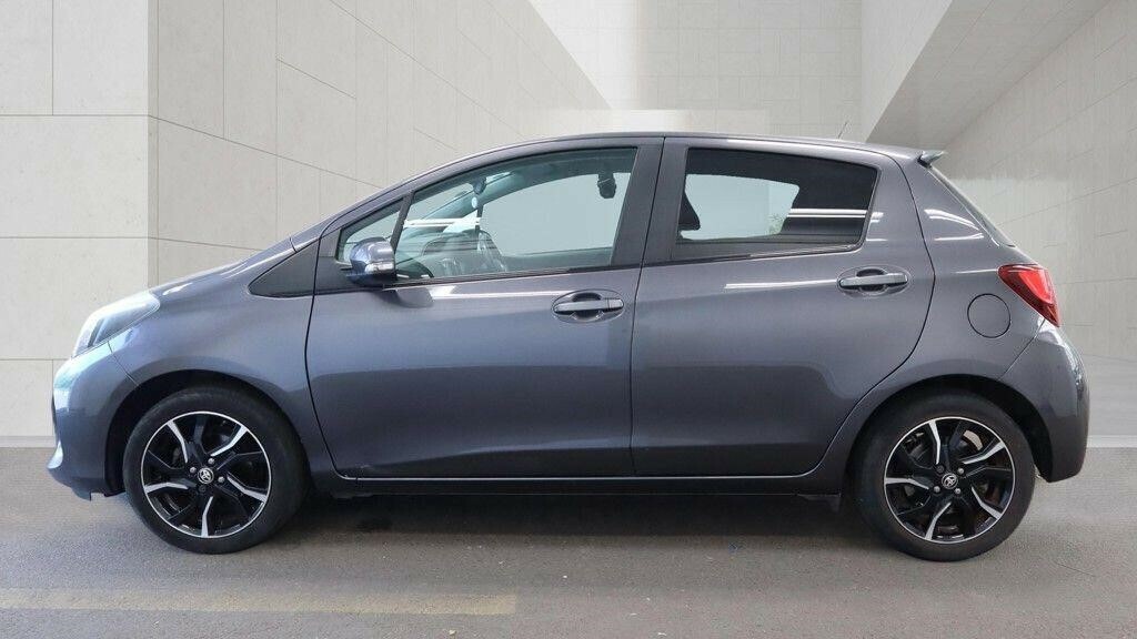 Toyota Yaris 1.5 Vvt-i Icon Tech  #4