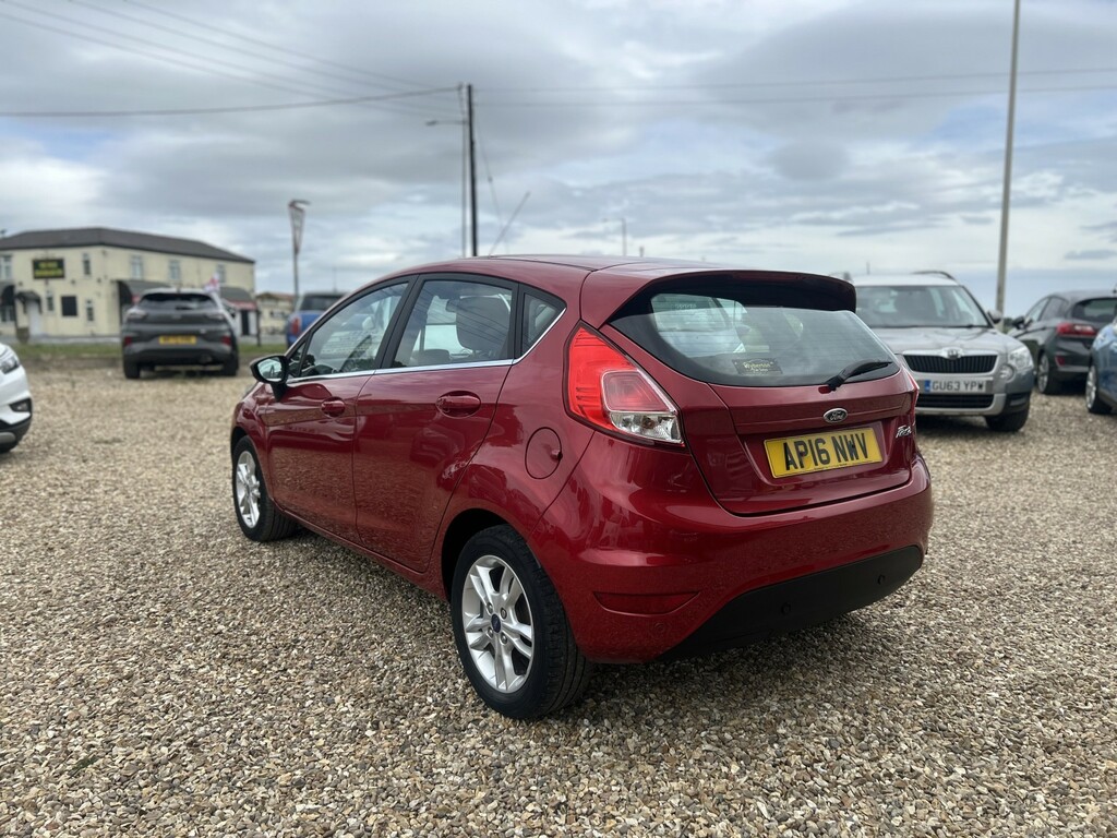 Ford Fiesta Hatchback 1.5 Tdci Zetec 2016 AP16NWV Red #5