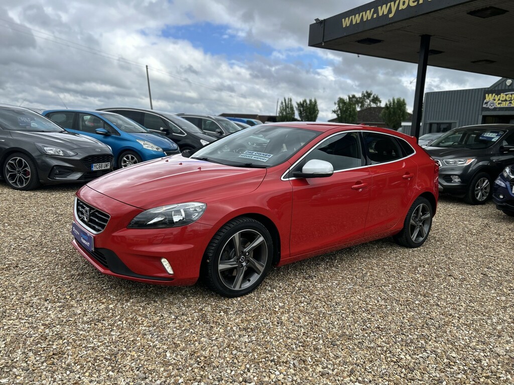 Volvo V40 Hatchback 2.0 R-design T3 2015 YP65WUY Red #3