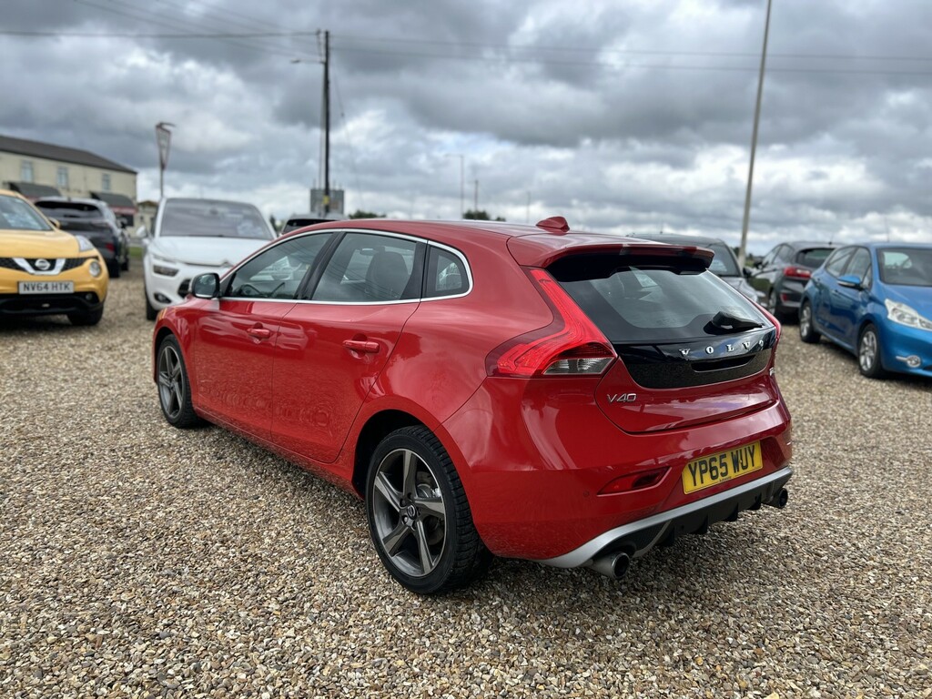 Volvo V40 Hatchback 2.0 R-design T3 2015 YP65WUY Red #5