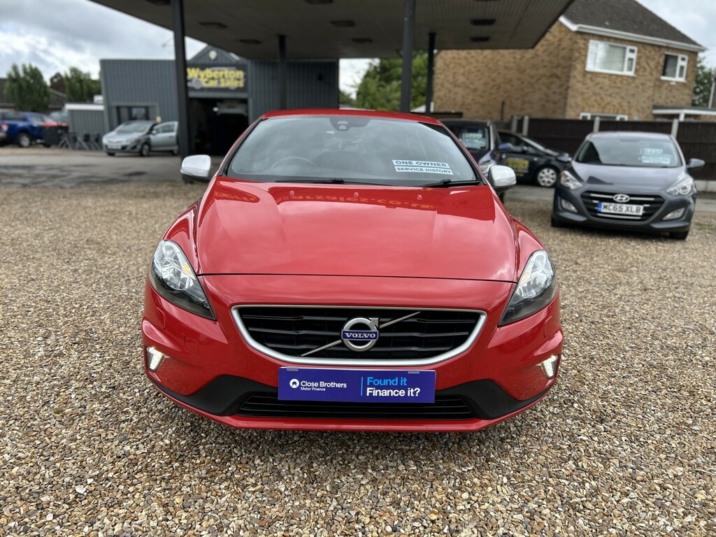 Volvo V40 Hatchback 2.0 R-design T3 2015 YP65WUY Red #2