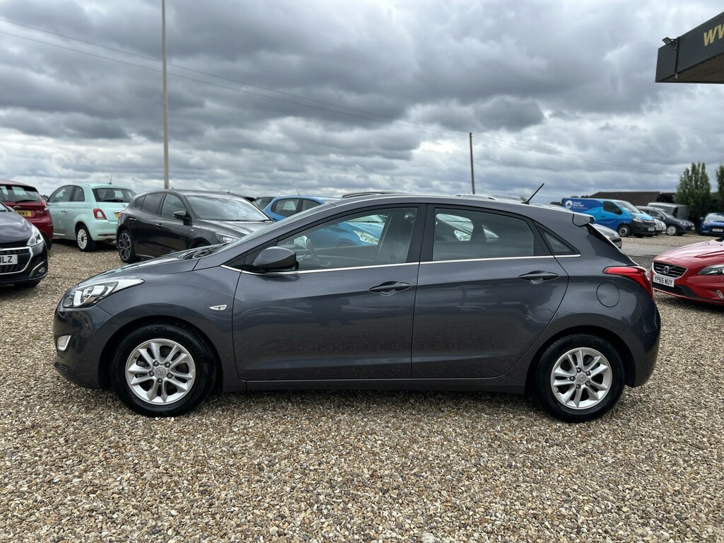Hyundai I30 Hatchback 1.6 Crdi Blue Drive Se 2015 Grey #4