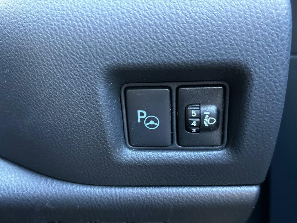 Toyota C-Hr 1.8 Hybrid Dynamic Cvt White #23