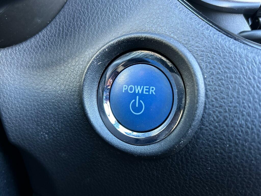 Toyota C-Hr 1.8 Hybrid Dynamic Cvt White #21