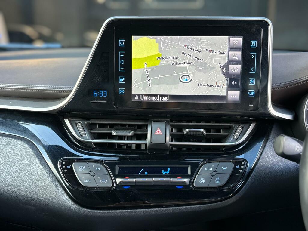 Toyota C-Hr 1.8 Hybrid Dynamic Cvt White #35