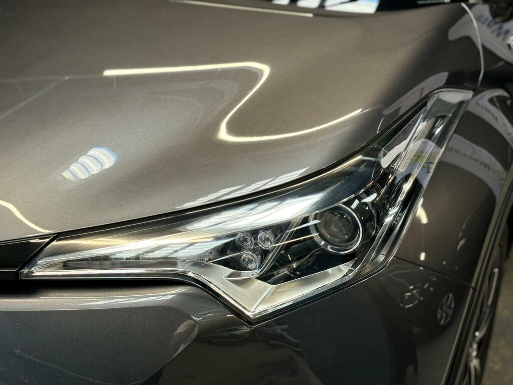 Toyota C-Hr 1.8 Hybrid Dynamic Cvt White #46
