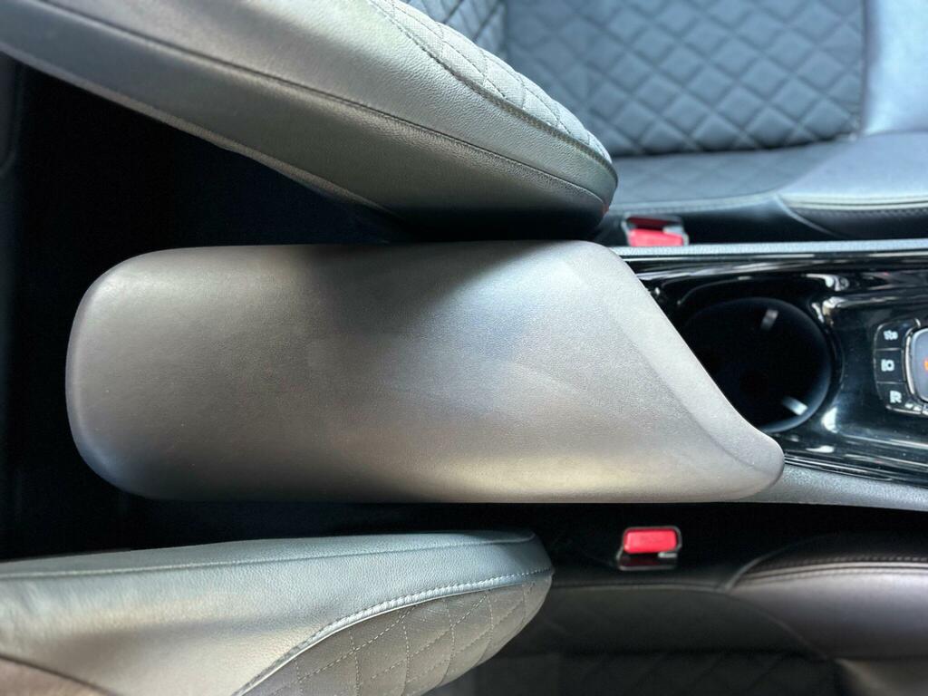 Toyota C-Hr 1.8 Hybrid Dynamic Cvt White #43