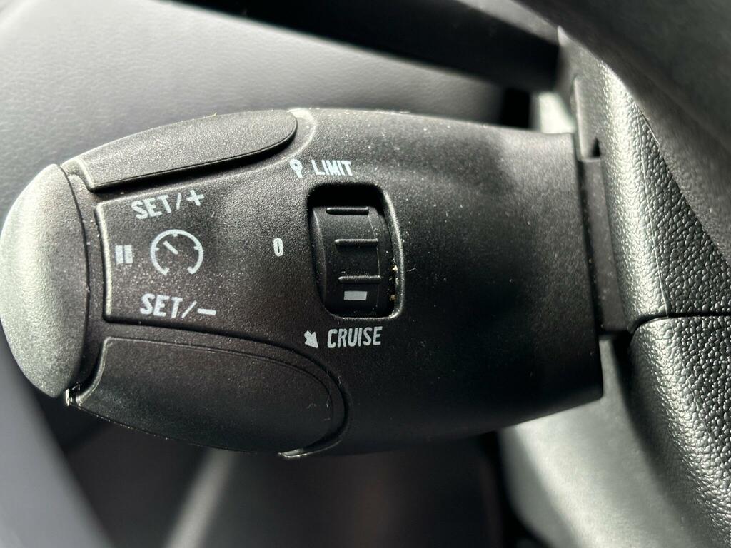 Peugeot 208 Active Silver #16