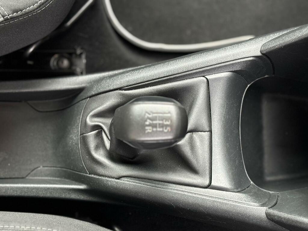 Peugeot 208 Active Silver #15