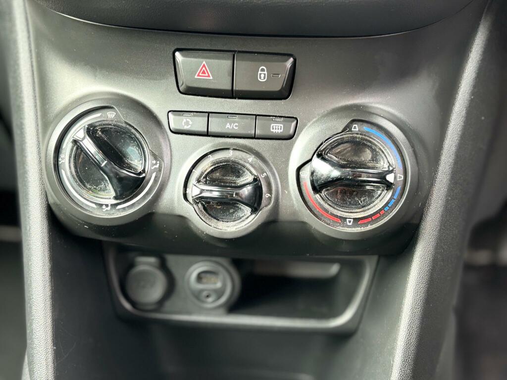 Peugeot 208 Active Silver #17