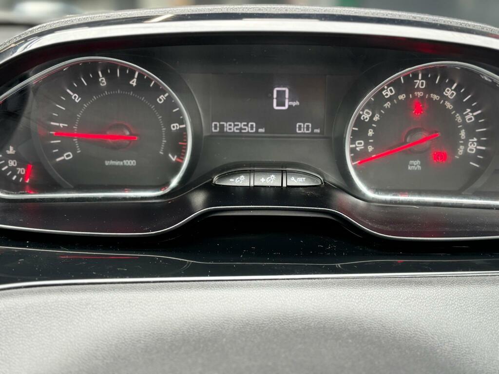 Peugeot 208 Active Silver #27