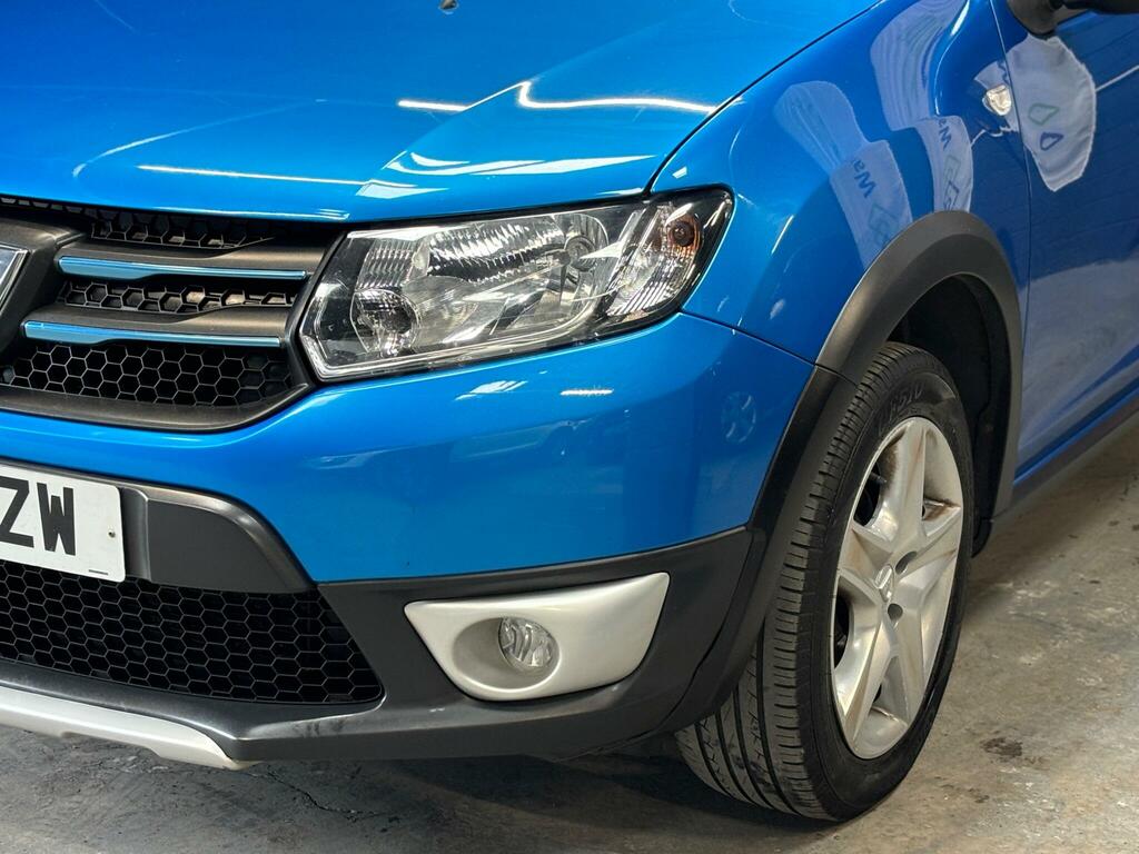 Dacia Sandero Stepway Stepway White #32