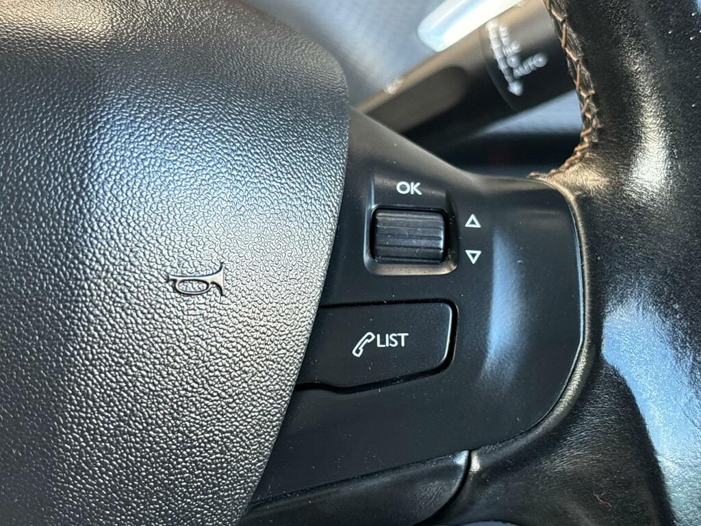 Peugeot 2008 Active Black #20