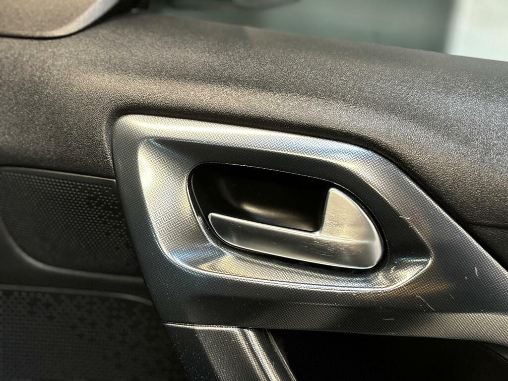 Peugeot 2008 Active Black #15