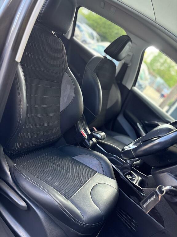 Peugeot 2008 Active Black #11