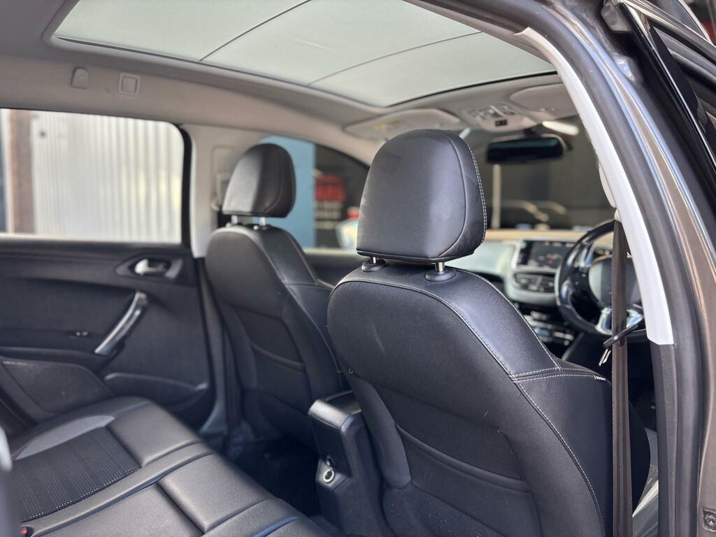 Peugeot 2008 Active Black #12
