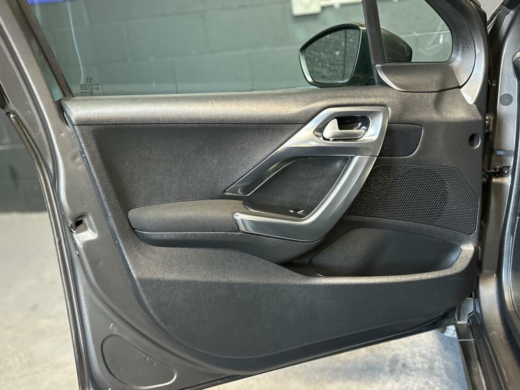 Peugeot 2008 Active Black #24