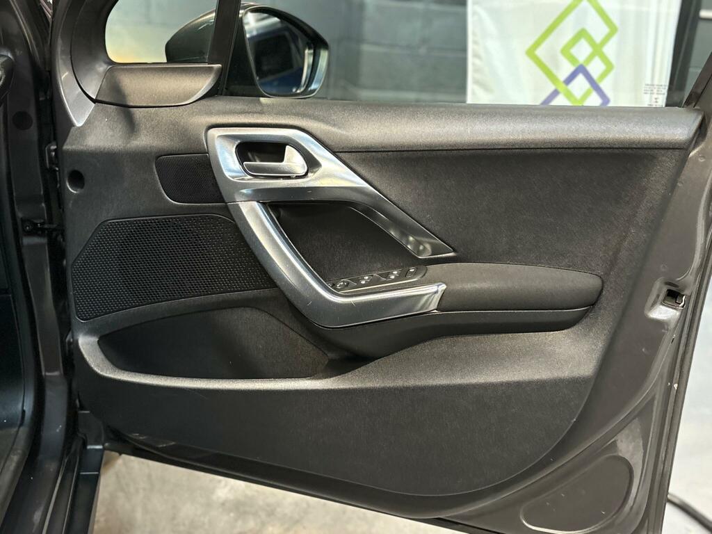 Peugeot 2008 Active Black #26