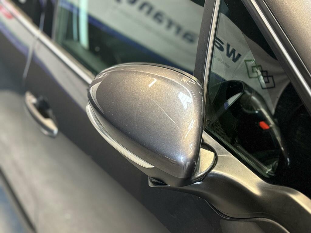 Peugeot 2008 Active Black #37
