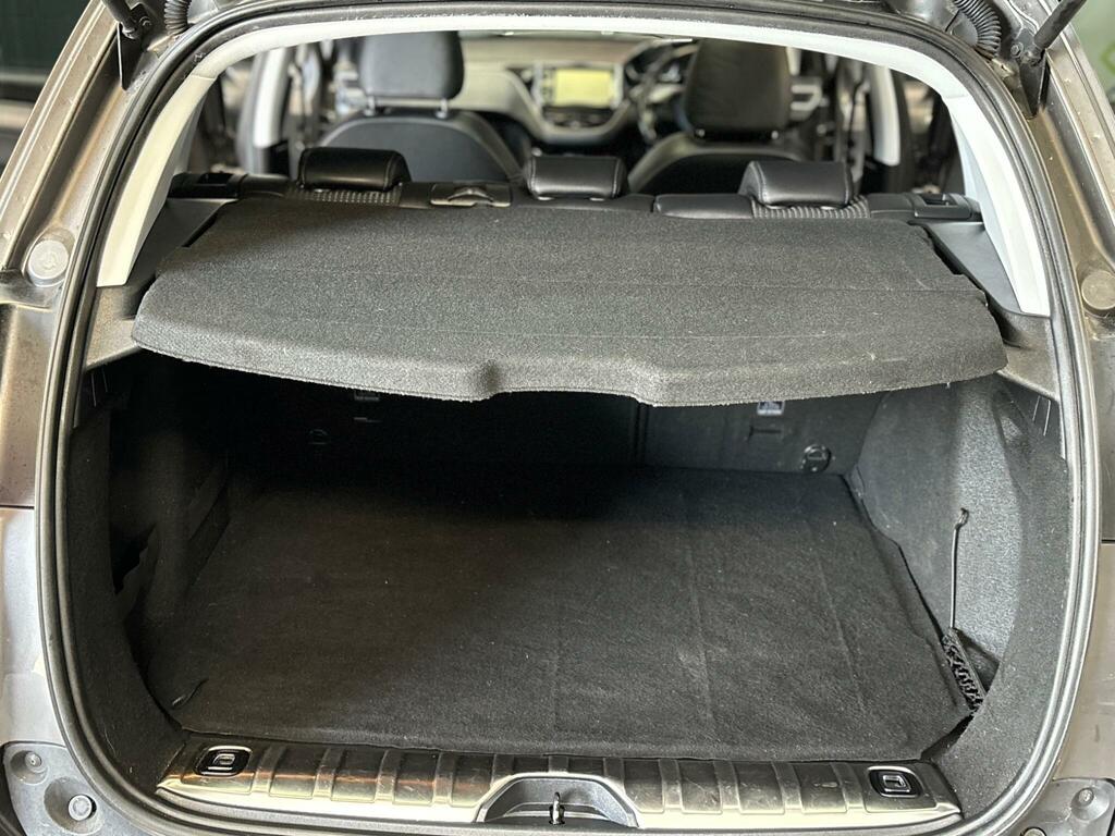 Peugeot 2008 Active Black #38