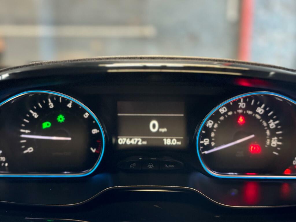 Peugeot 2008 Active Black #35