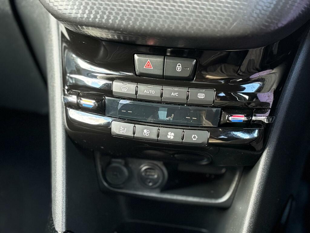 Peugeot 2008 Active Black #22