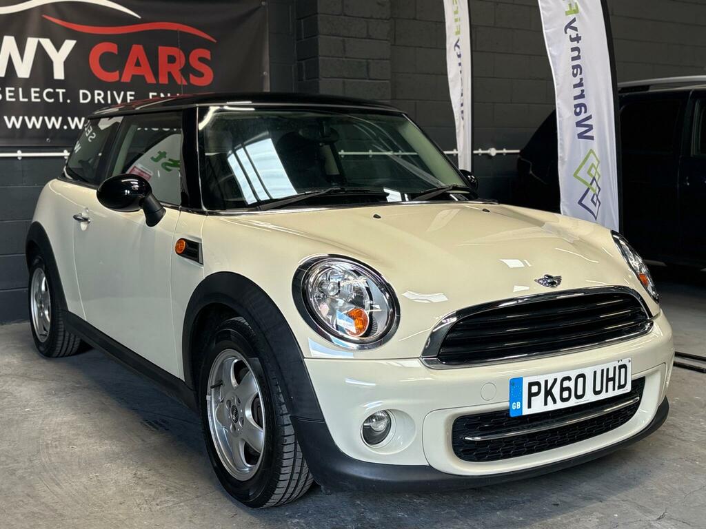 Mini Hatch Cooper D White