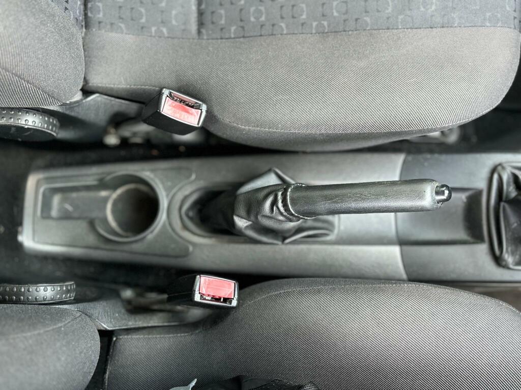 Ford Focus 1.6 Ghia Black #10
