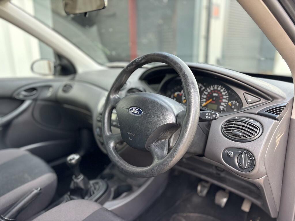 Ford Focus 1.6 Ghia Black #7
