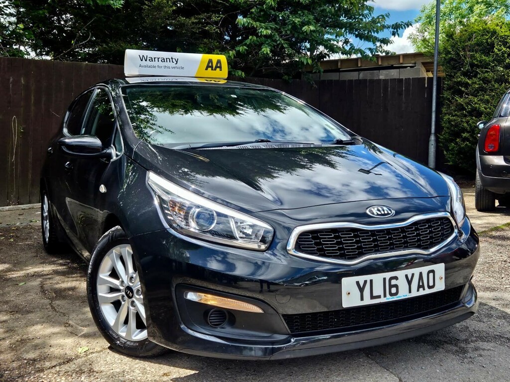 Kia Ceed 1.6 Crdi 2 Sportswagon Dct White #1