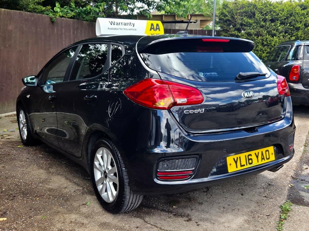 Kia Ceed 1.6 Crdi 2 Sportswagon Dct White #4