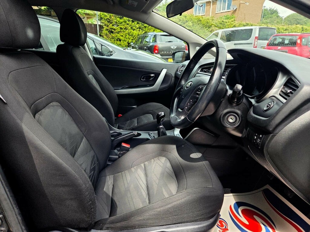 Kia Ceed 1.6 Crdi 2 Sportswagon Dct White #11