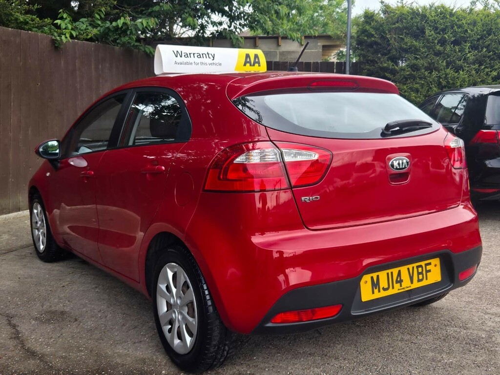 Kia RIO Hatchback Red #4