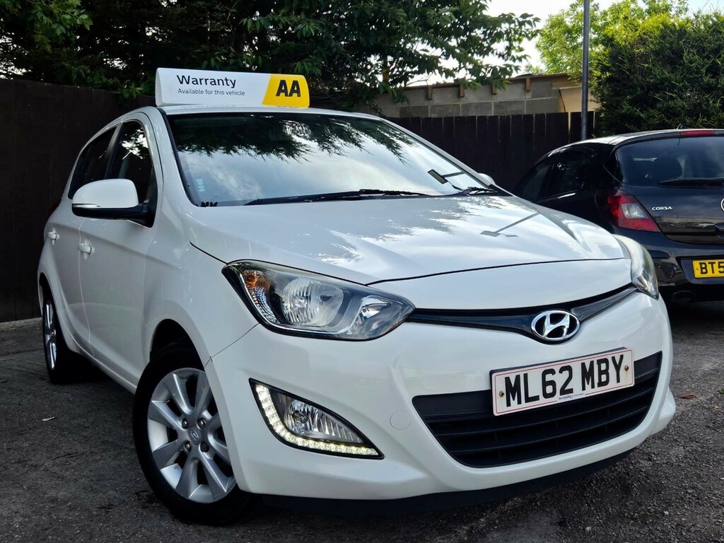 Hyundai I20 Hatchback 1.2 Classic Euro 5 201212 White #1
