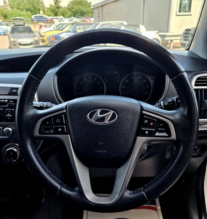 Hyundai I20 Hatchback 1.2 Classic Euro 5 201212 White #11