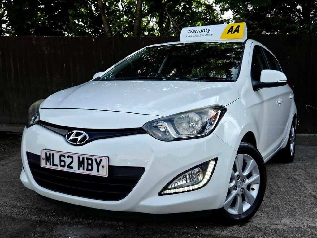 Hyundai I20 Hatchback 1.2 Classic Euro 5 201212 White #3