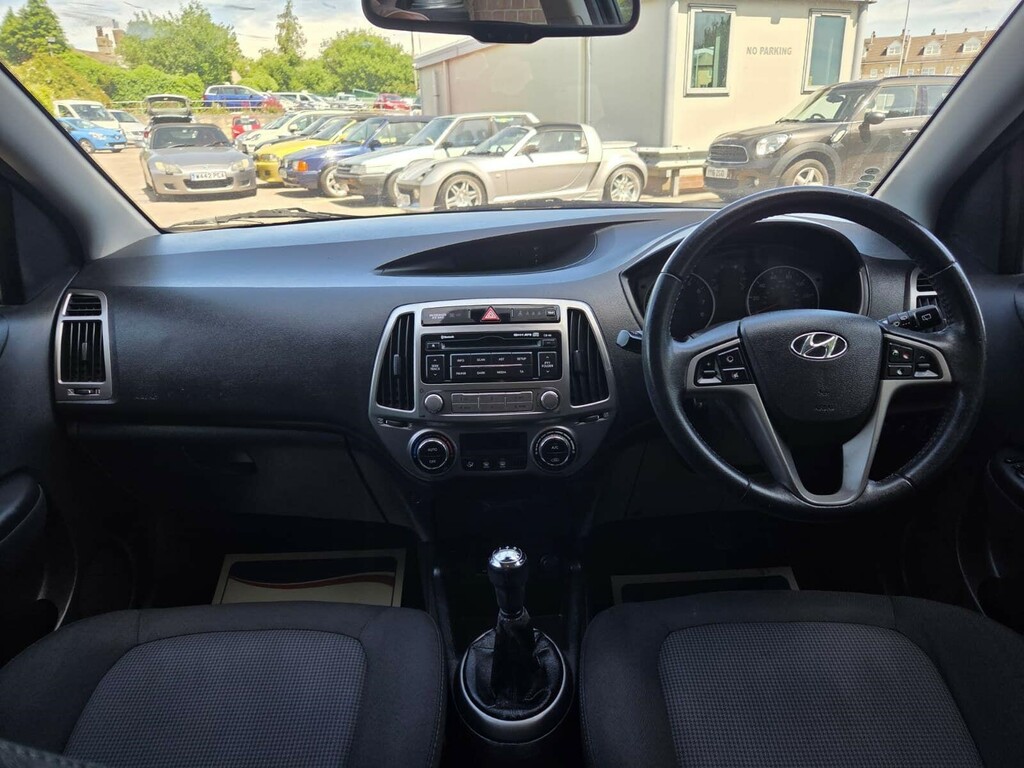 Hyundai I20 Hatchback 1.2 Classic Euro 5 201212 White #8