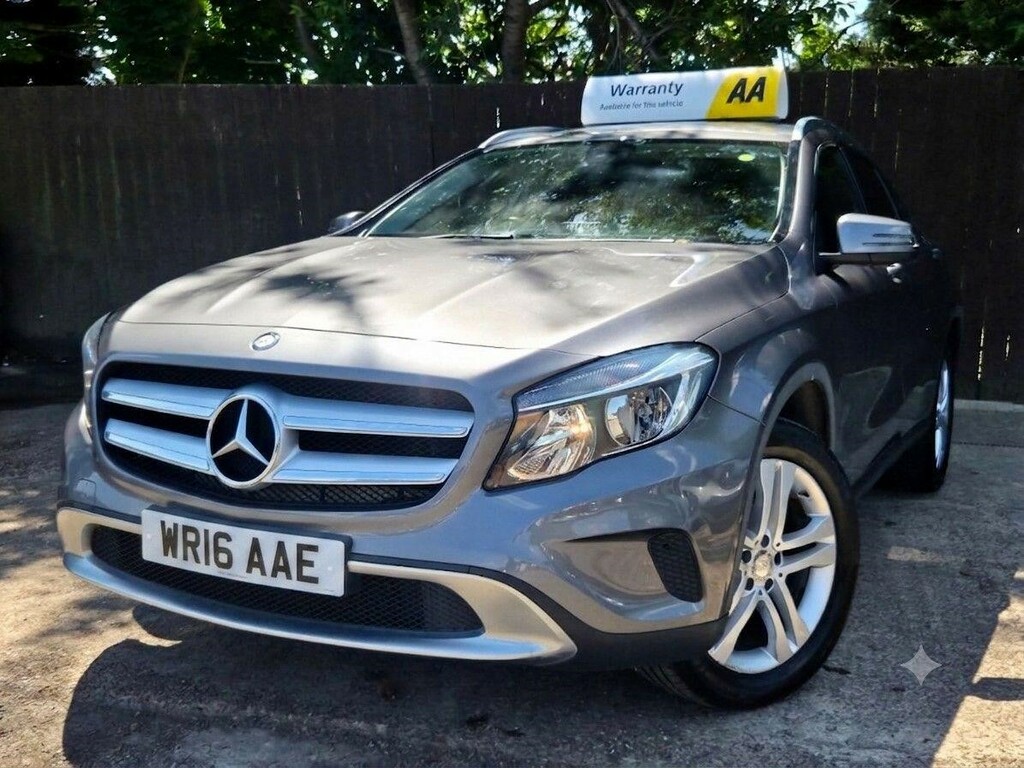 Mercedes-Benz GLA Class Suv Grey #3