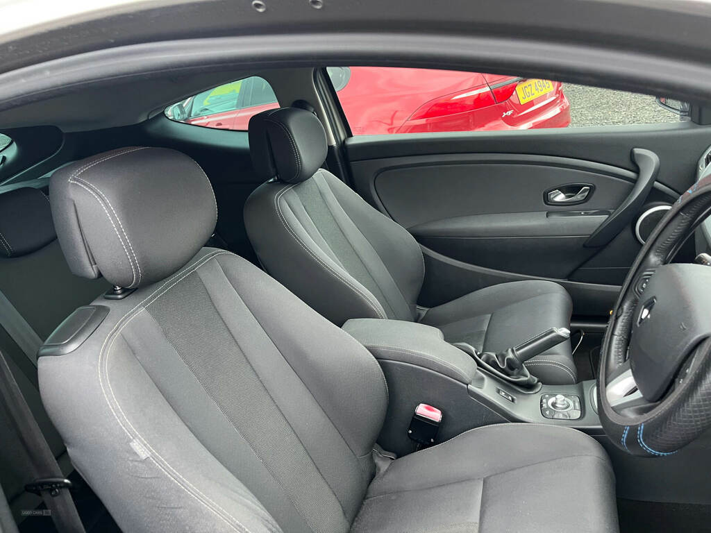 Renault Megane 1.6 16V 110 Dynamique Tomtom Brown
