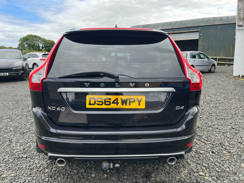Volvo XC60 D4 181 R Design Black #4