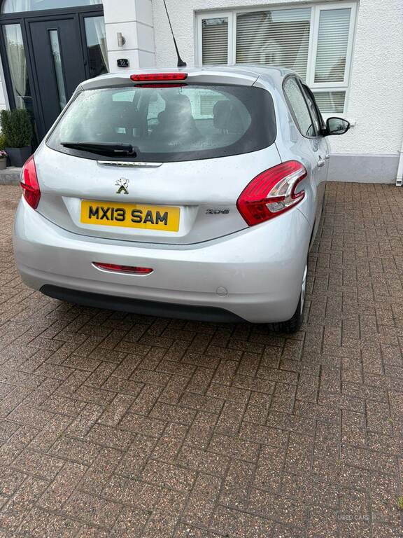 Peugeot 208 1.0 Vti Active Silver #2