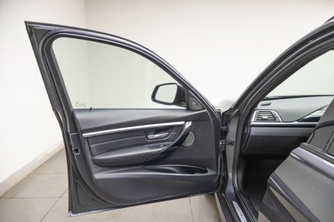 BMW 3 Series 320I M Sport Step #13