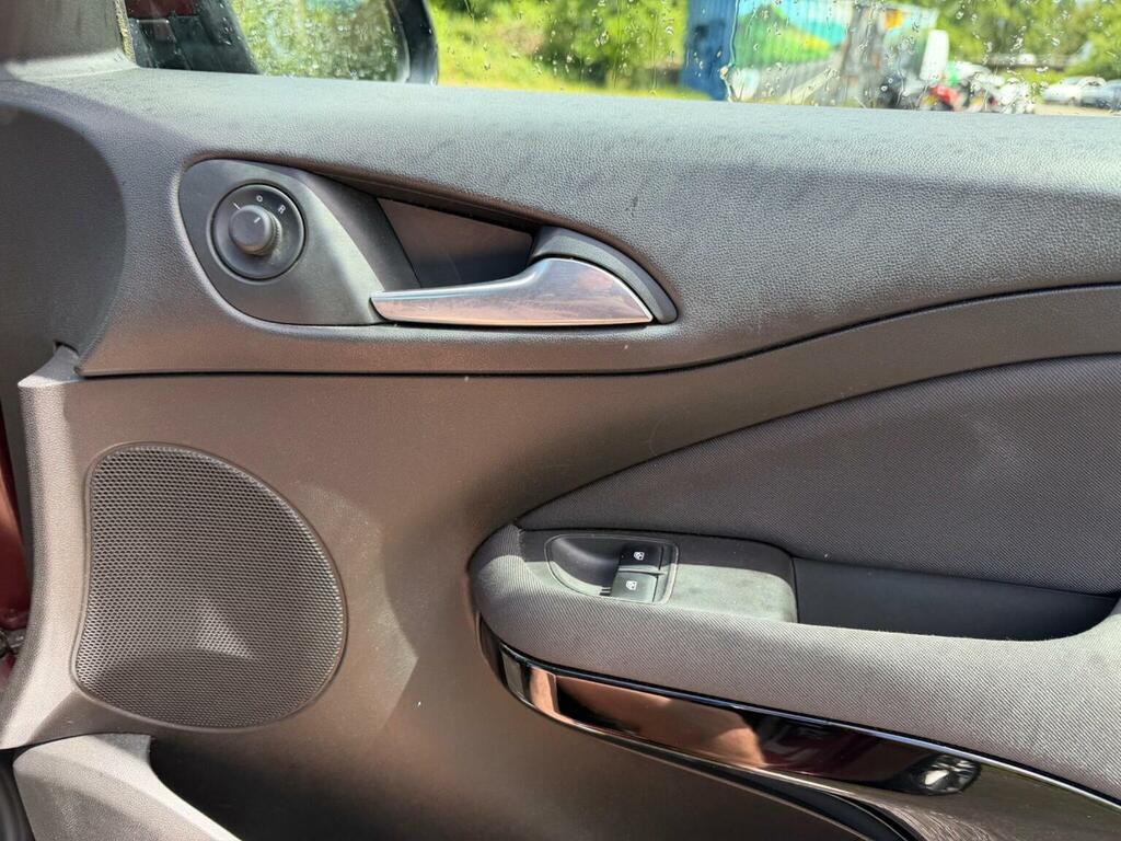 Vauxhall Adam 1.2I Glam White #24