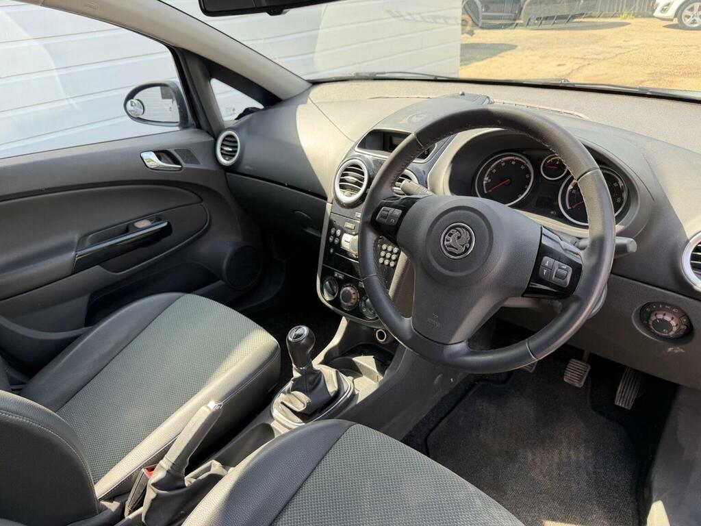 Vauxhall Corsa 1.4 I 16V Sxi Black #22