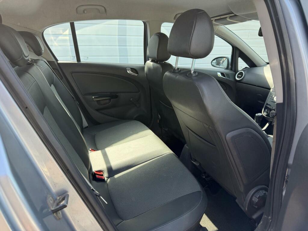 Vauxhall Corsa 1.4 I 16V Sxi Black #24