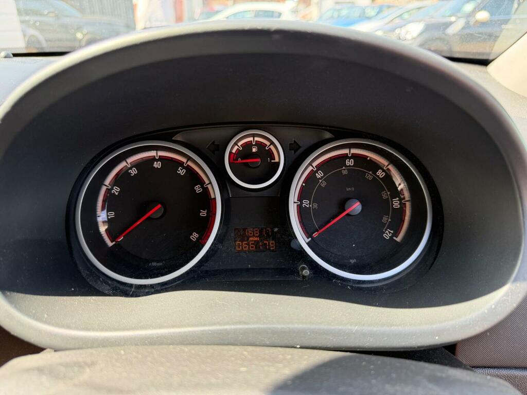 Vauxhall Corsa 1.4 I 16V Sxi Black #19
