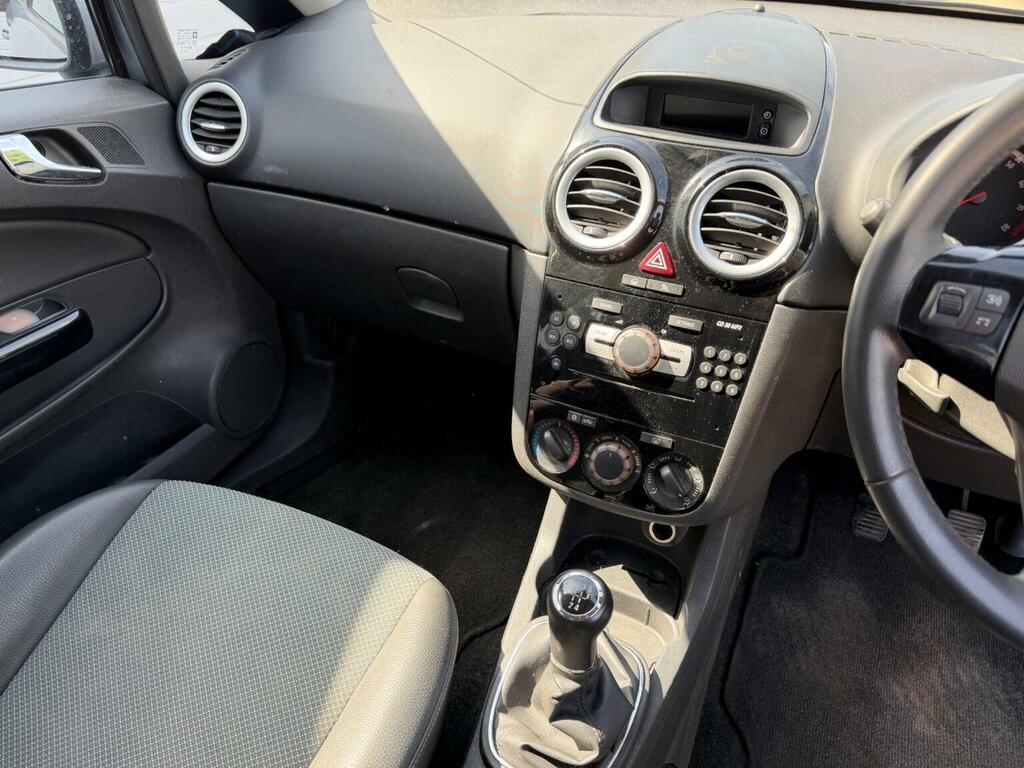 Vauxhall Corsa 1.4 I 16V Sxi Black #20