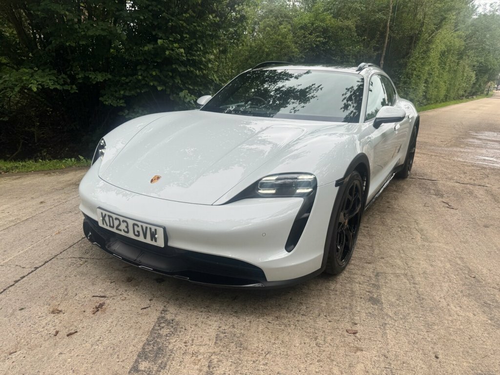 Porsche Taycan Estate KD23GVW White #5