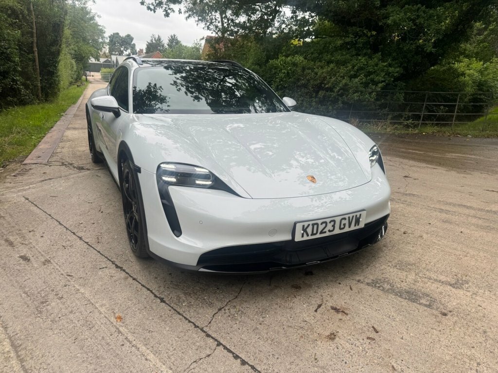 Porsche Taycan Estate KD23GVW White #3